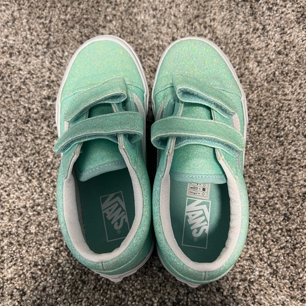 Vans shoes new!!
